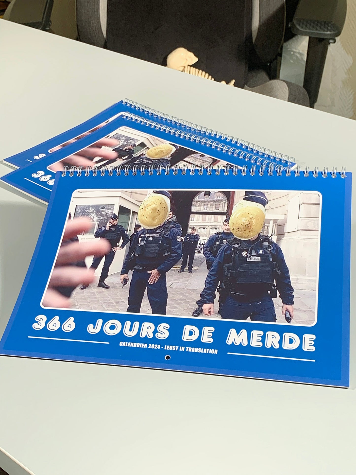 366 jours de merde - calendrier LEUST 2024